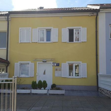 Haus Ella Novi Vinodolski Exterior foto